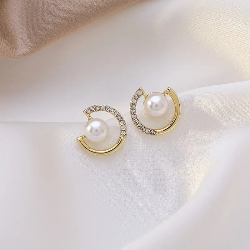 New Hollow Circle Imitation Pearl Stud Earrings For Women Zircon CZ Rhinestones Irregular Design Earring Female Unusual Jewelry